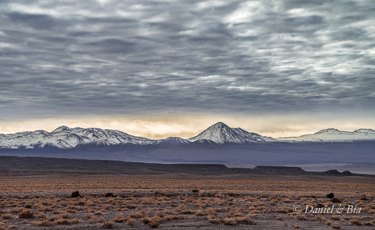 Ruta 23 (RN23: Calama-San Pedro do Atacama), Chile, 15/08/2026. Foto Daniel e Bia.