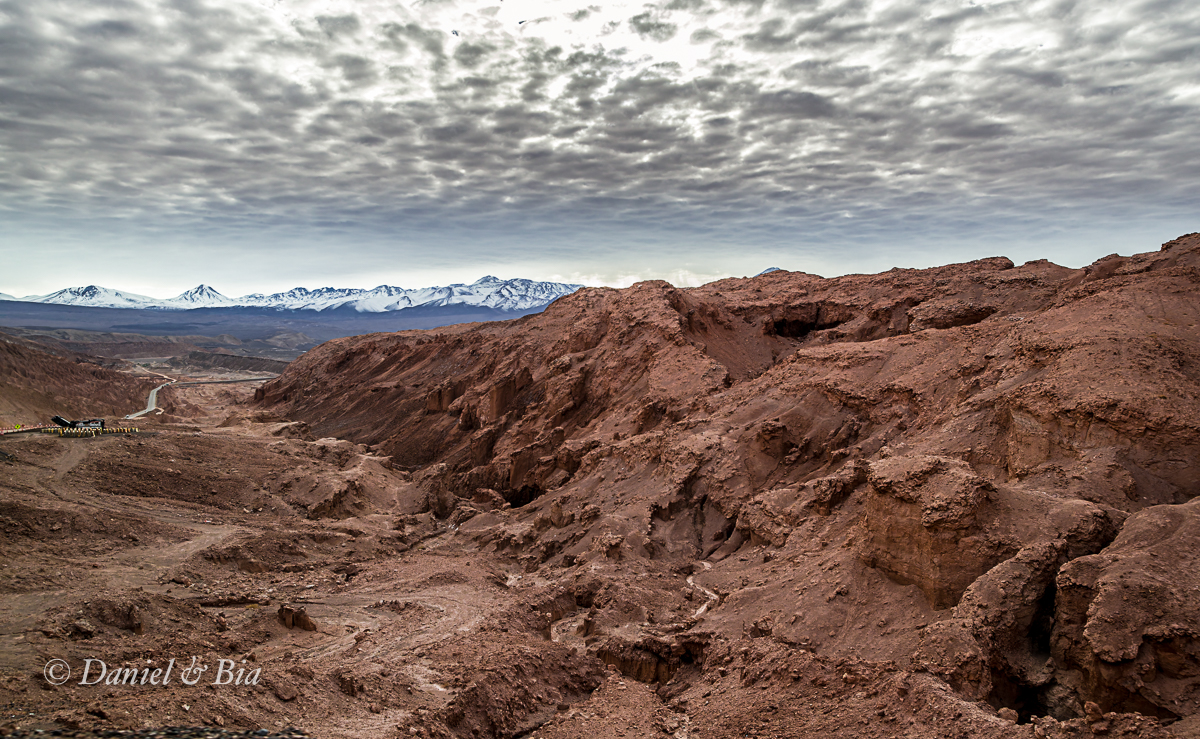 Ruta 23 (RN23: Calama-San Pedro do Atacama), Chile, 15/08/2026. Foto Daniel e Bia.