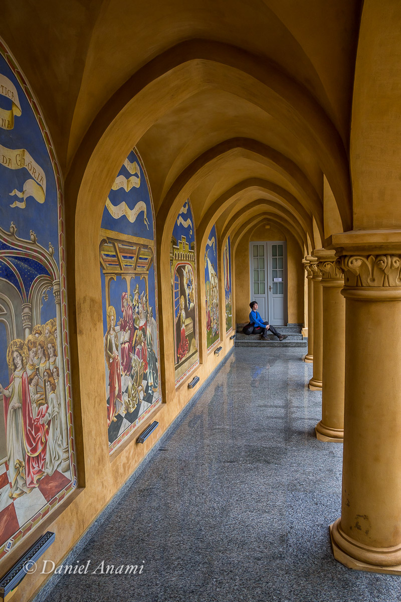 Meditação urbana. Av. Paulista, Capela do Hospital Santa Catarina, 23/04/2017. Foto
                                Daniel Anami.