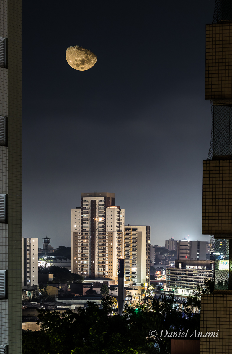 Lua crescente em São Bernardo do Campo, SP, 09/03/2025. Foto Daniel Anami