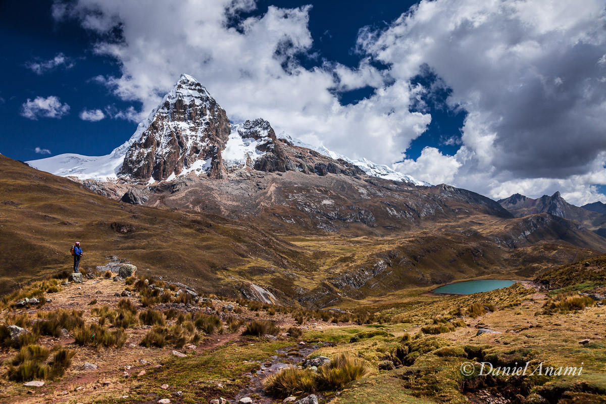 Provando que ainda consigo ficar em pé na Laguna Mitococha 'II' e Cerro Trapecio (5.653m) 22/08/13. Foto Daniel Anami.