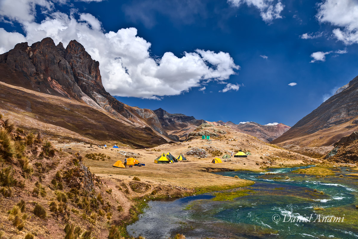 Banho frustrado no 5° acampamento: Termas da Laguna Viconga (4.365m) 22/08/13. Foto Daniel Anami.