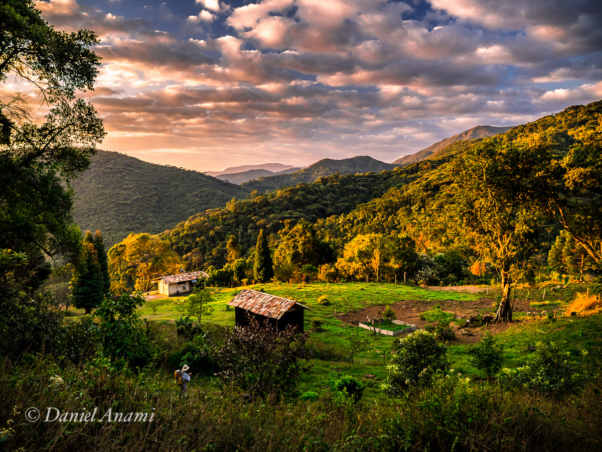 Fim de tarde bucólico. Trilha do Picú, Itamonte. 06/08/2015. Foto Daniel Anami
