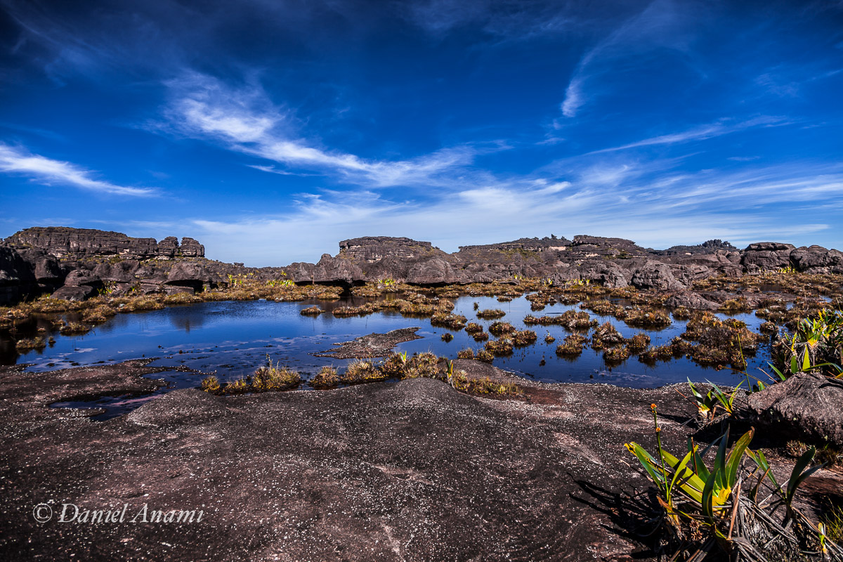 Um lago e o céu limpo. Visagem do dia 19/03/2016. Foto Daniel Anami.